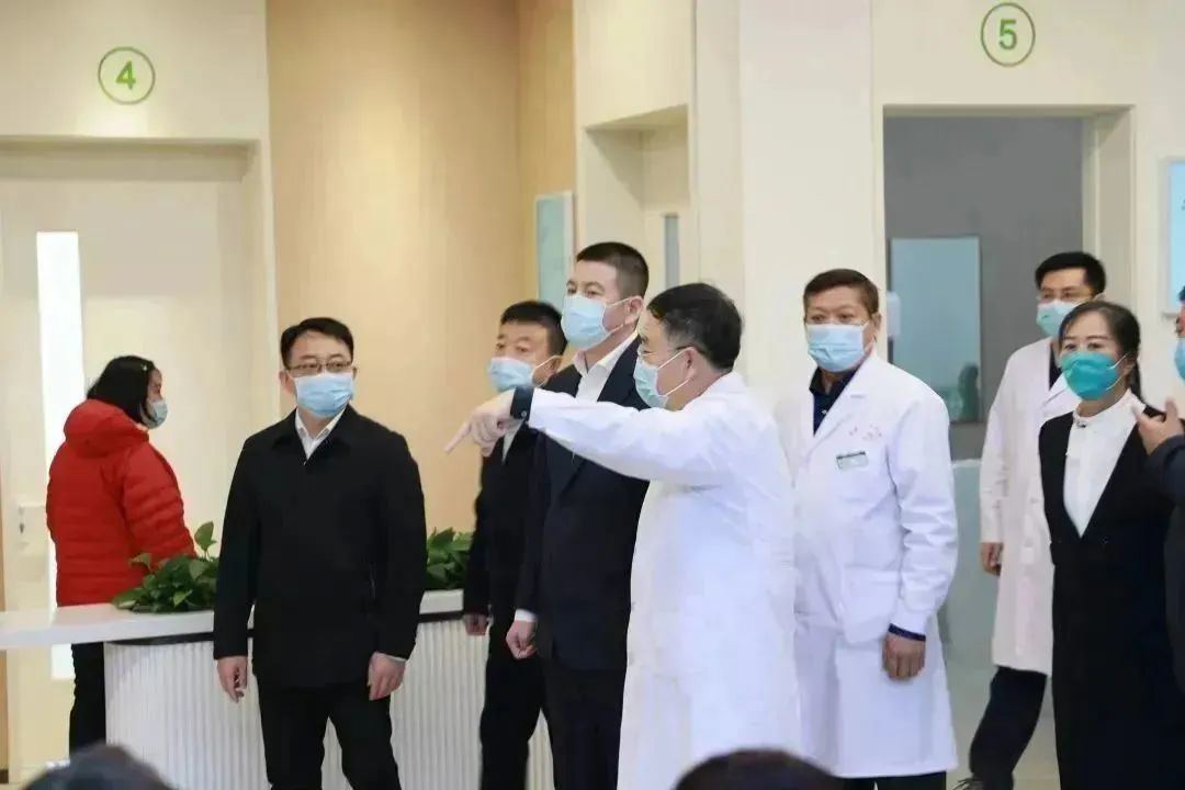 龍港區(qū)人大、區(qū)政府領(lǐng)導(dǎo)一行視察調(diào)研龍港國際醫(yī)療健康產(chǎn)業(yè)園(圖5)